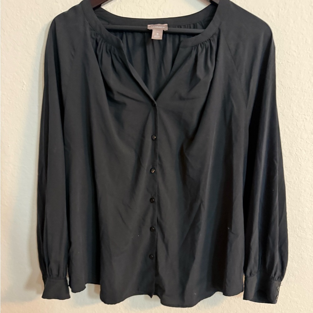 Chico's Black Pullover Top Blouse Lightweight Button Closure Size 3 (US 16/XL) - Picture 2 of 7